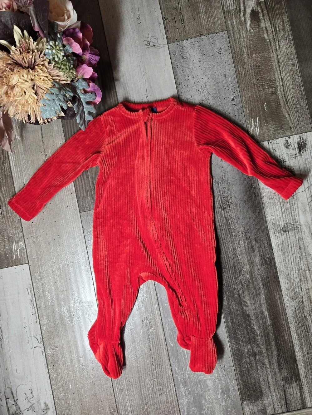 Old Navy Red Ribbed Fleece-Lined Footed One-Piece Pajamas Size 3-6M Baby NWOT